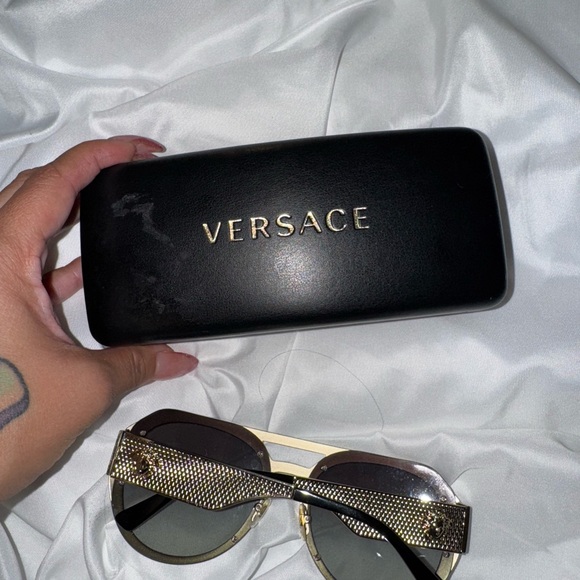 Versace sunglasses - Picture 3 of 4